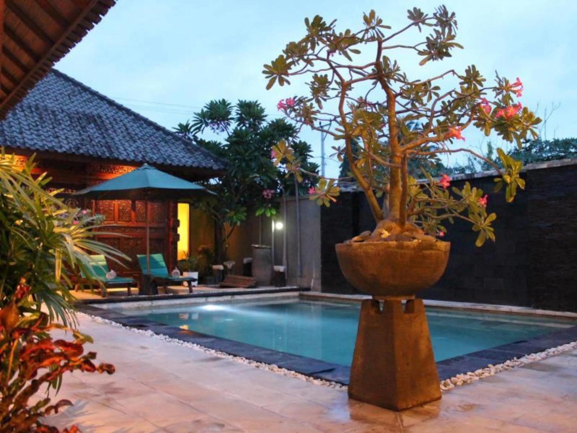 Gili Exotic Villa Gili Trawangan Exterior photo
