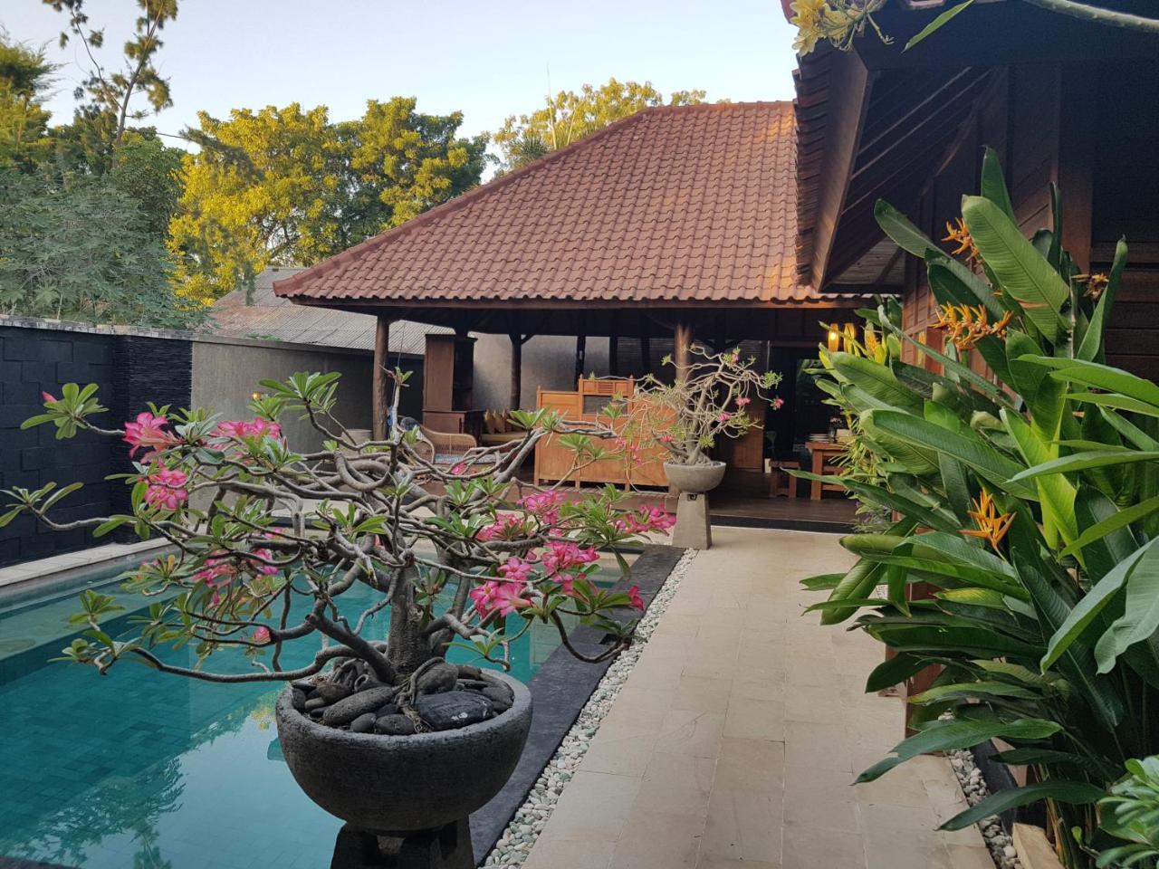 Gili Exotic Villa Gili Trawangan Exterior photo